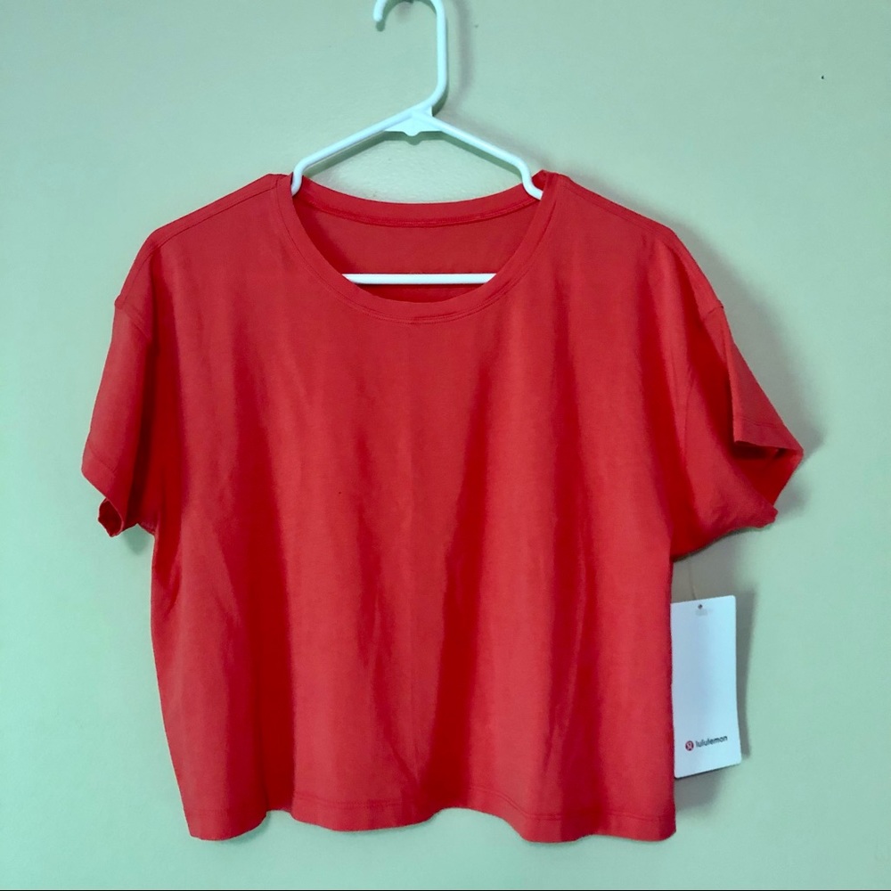 NWT Lululemon Cates Tee